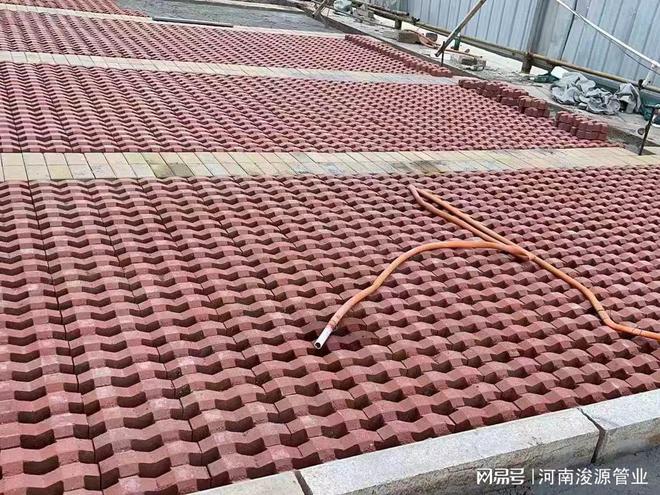 南：如何根据场地面积选合适规格pg电子中文模拟器植草砖选购指